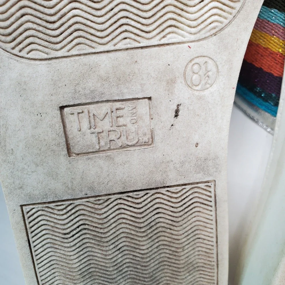 Time‎ and Tru Women's White Rainbow Stripe Sneakers Size 8.5 Comfort